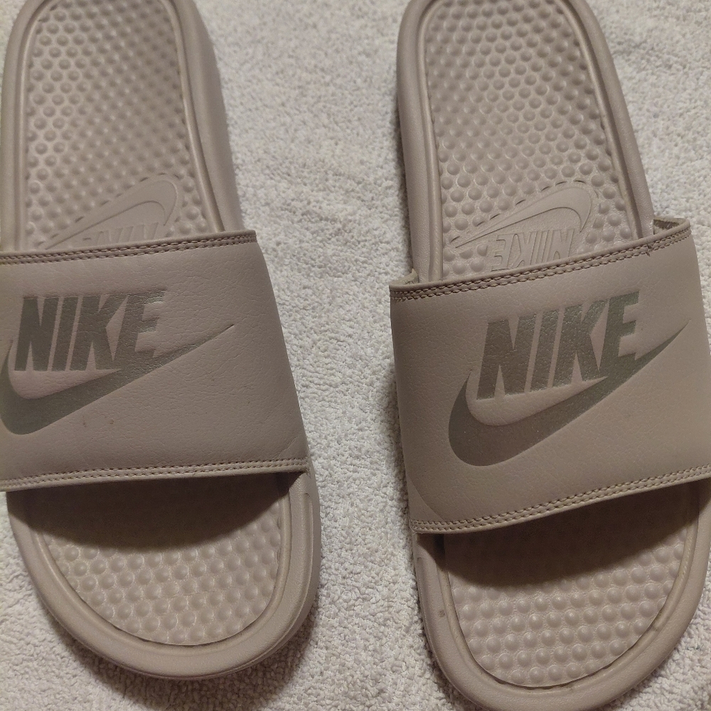 Nike Pink Slide Sandals